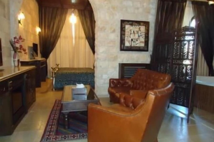 Room 15 of 49