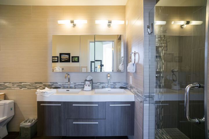 Bathroom sink
