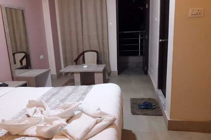 Room 10 of 20