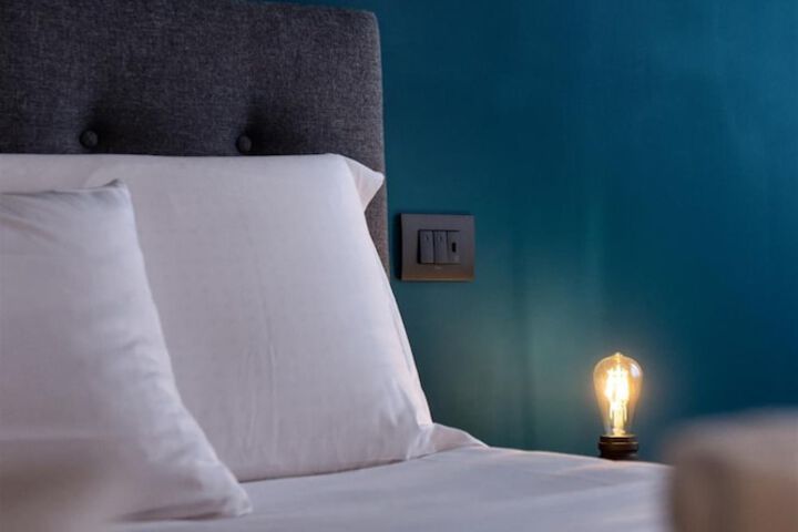 Room 27 of 48