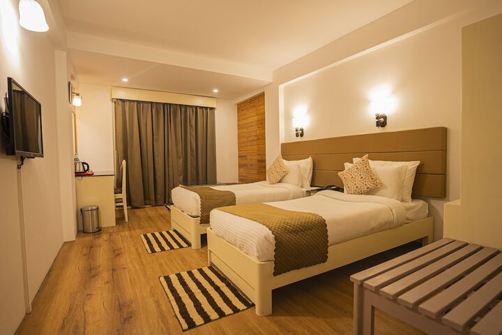 Room 6 of 43