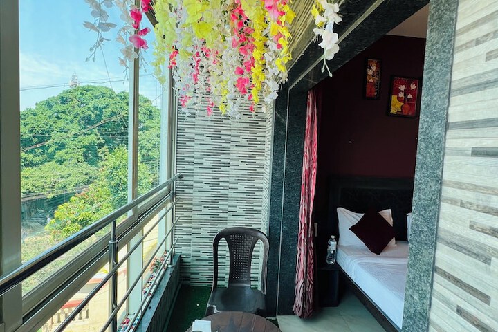 Room 32 of 44