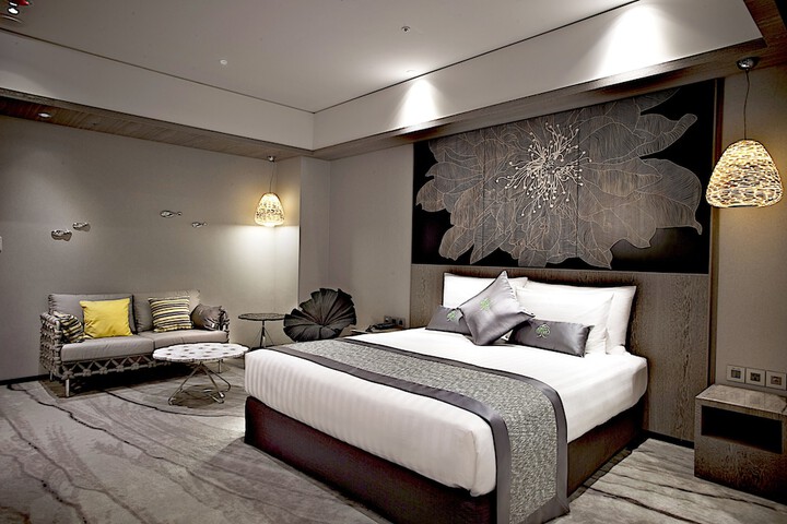 Room 6 of 56