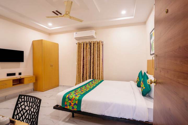 Room 15 of 32