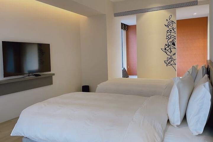 Room 26 of 63