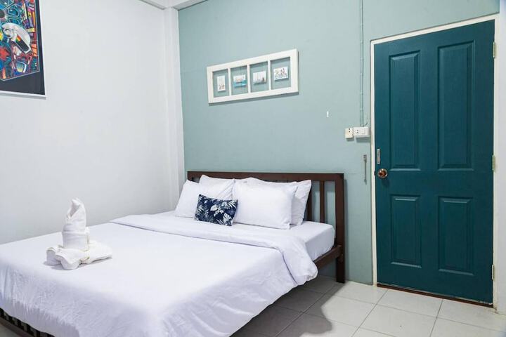 Room 28 of 45