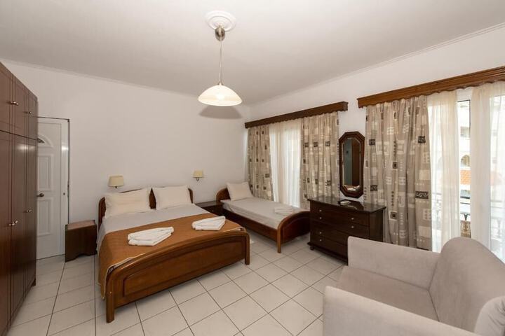 Room 6 of 20