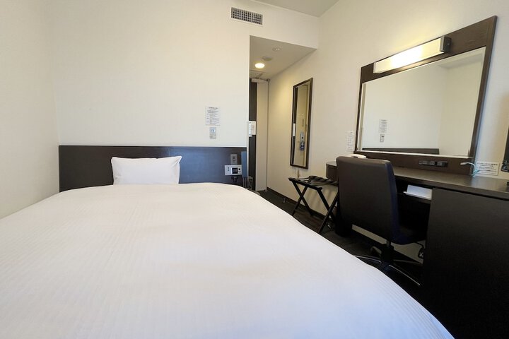 Room 5 of 41