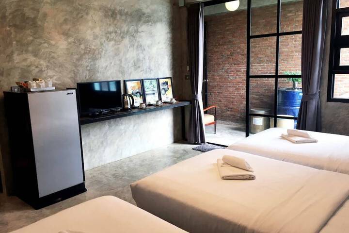 Room 16 of 36