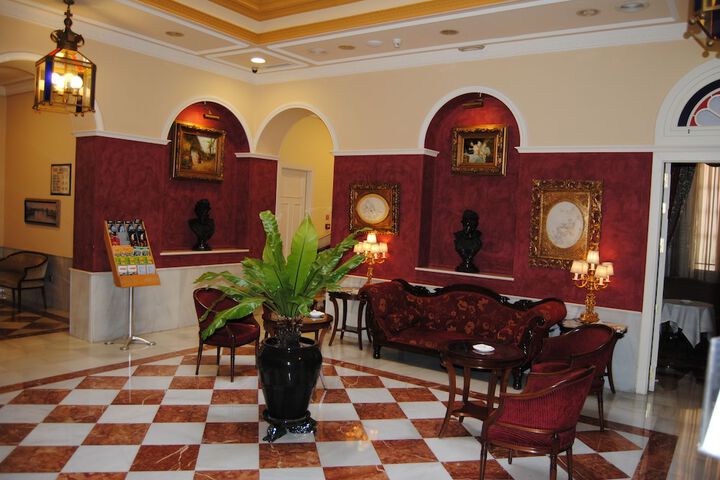 Guest Lobby