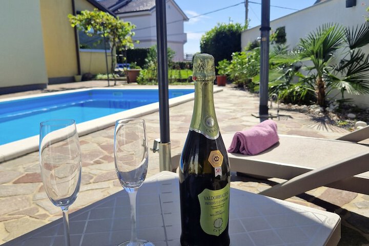 Pool 54 of 72