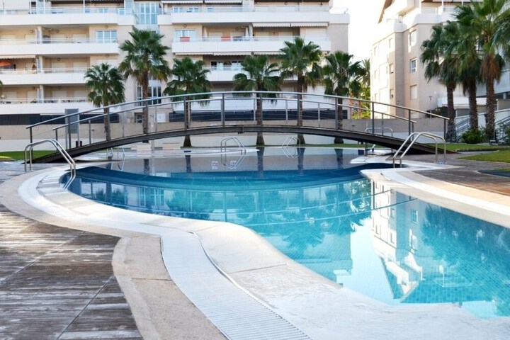 Pool 28 of 44