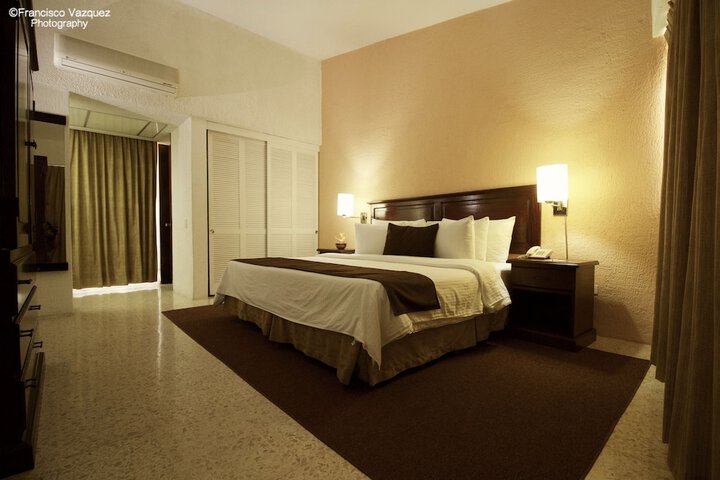 Room 5 of 40