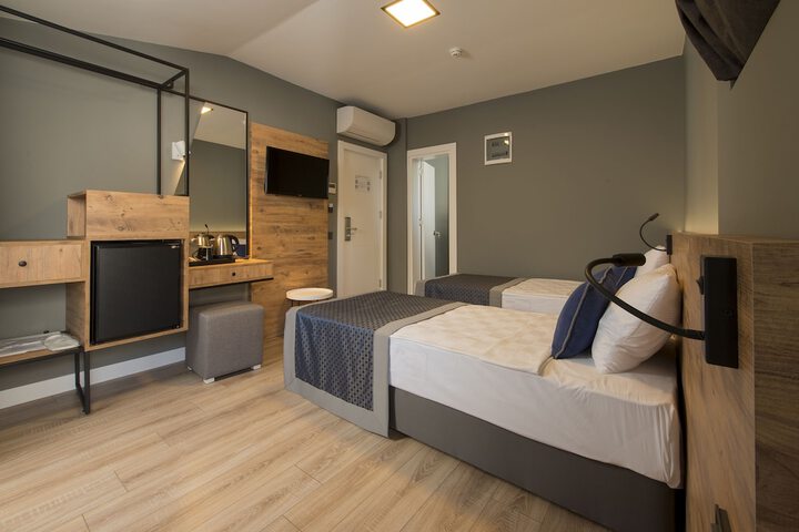 Room 5 of 64