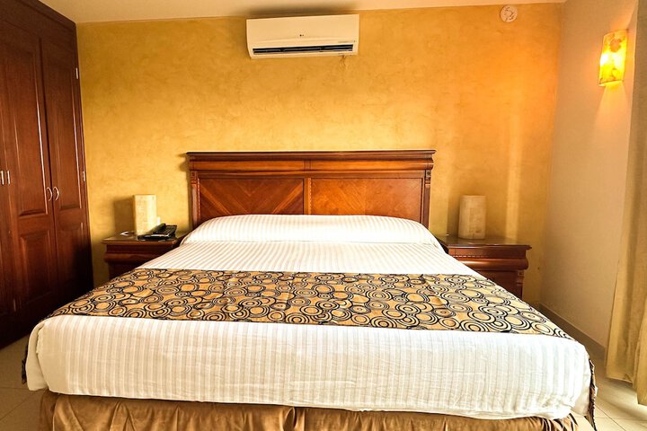 Room 11 of 23