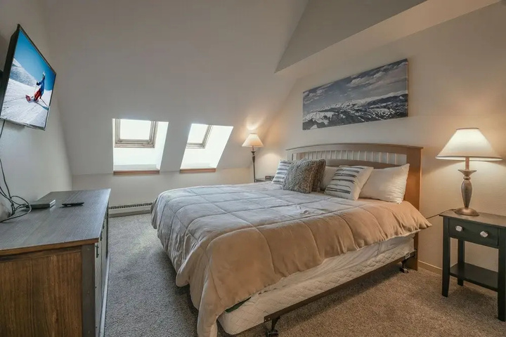 Room 2 of 23