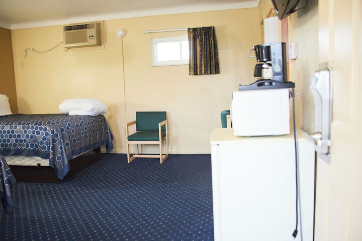 Room 7 of 27