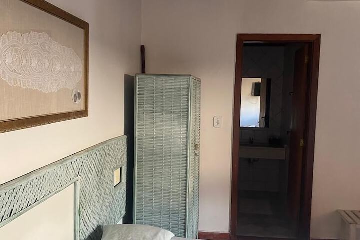 Room 6 of 14