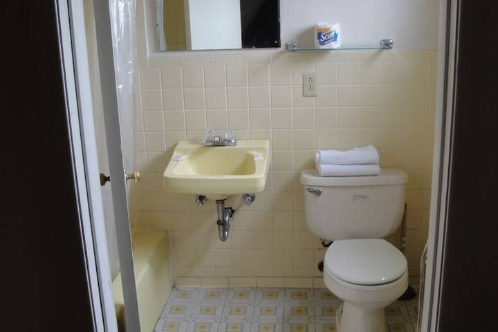 Room 10 of 14