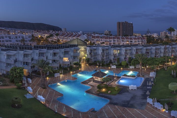 Hotel with Pool