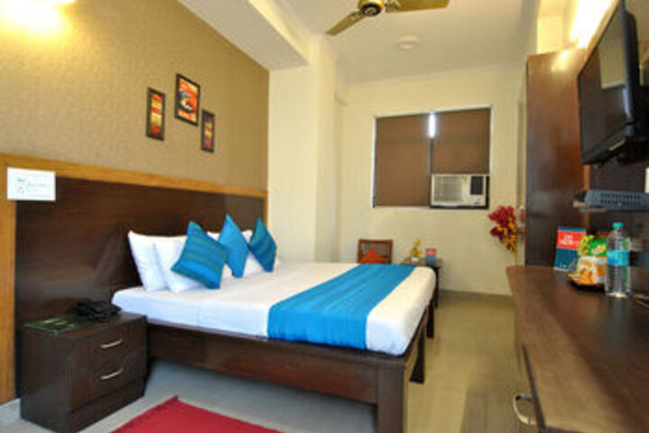 Room 7 of 27