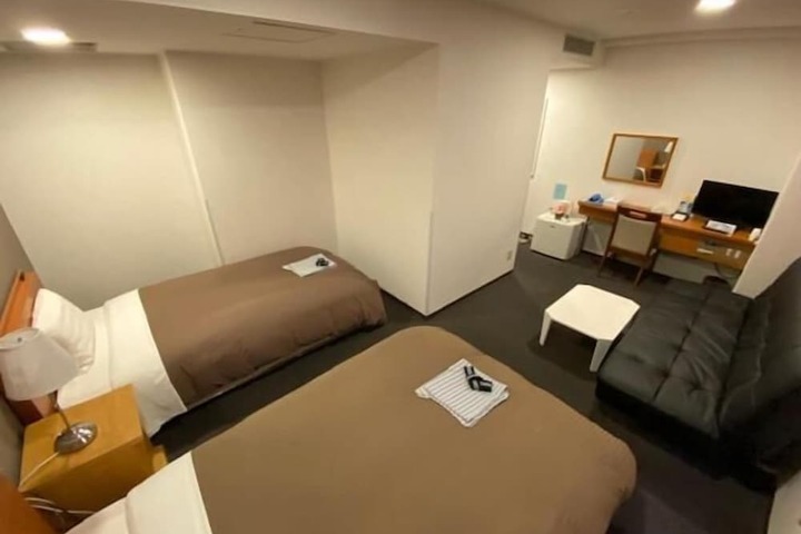 Room 19 of 37