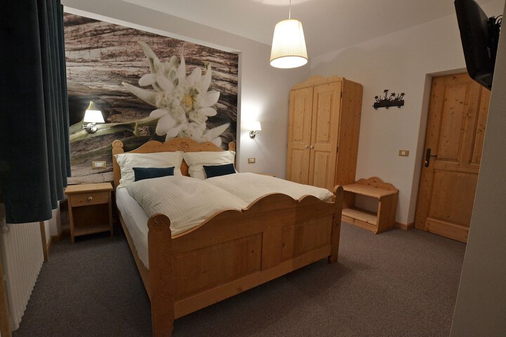 Room 5 of 45