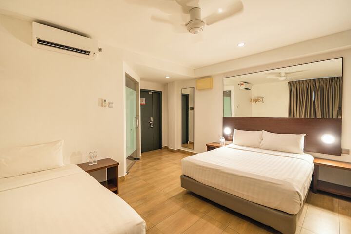 Room 8 of 40