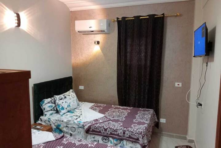 Room 9 of 14