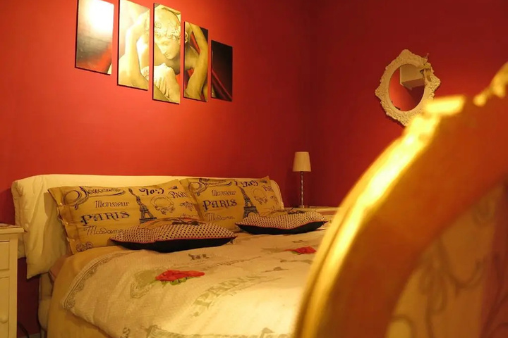 Room 2 of 12