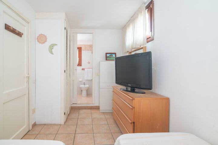 Room 5 of 24