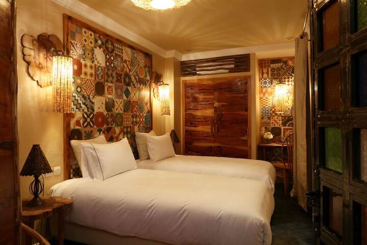 Room 16 of 129
