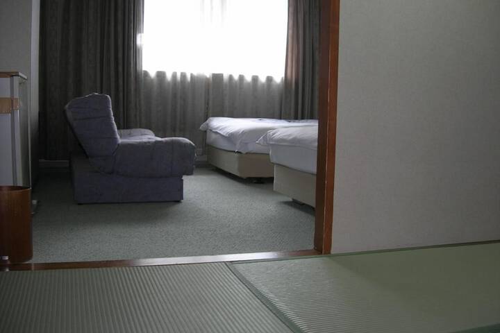 Room 18 of 95