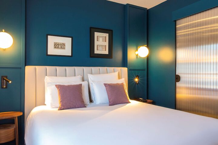 Room 8 of 30