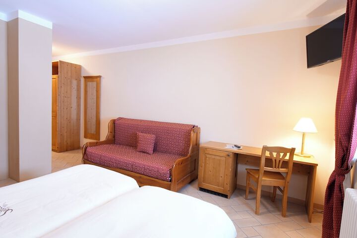 Room 20 of 49
