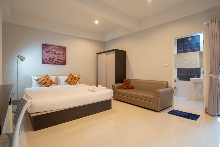 Room 15 of 38