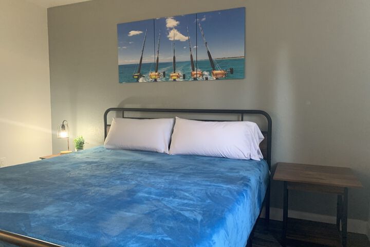 1 Queen Bed (19 of 103)