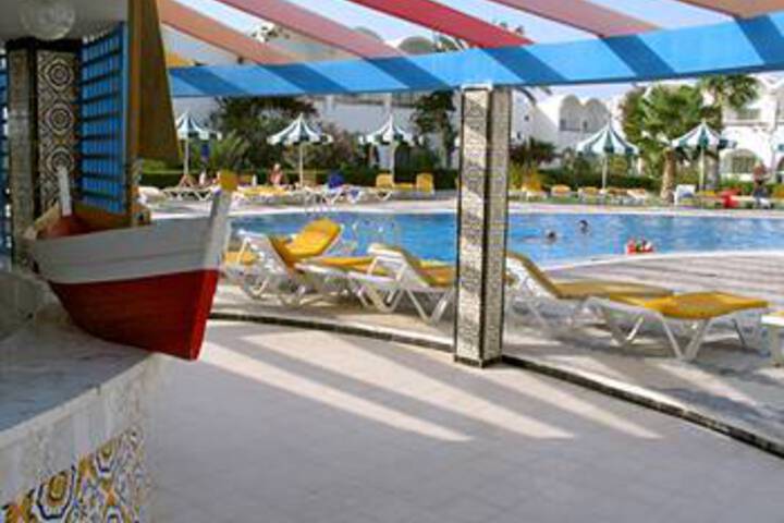 Pool 17 of 35