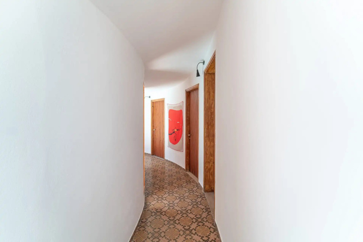 Room 8 of 20