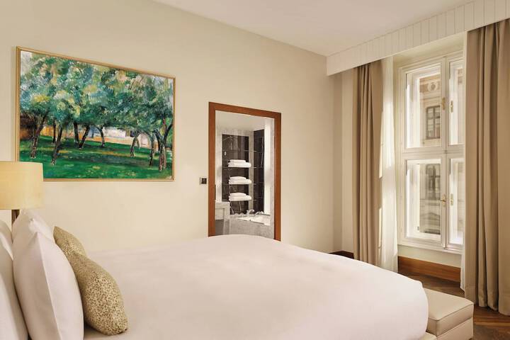Room 38 of 173