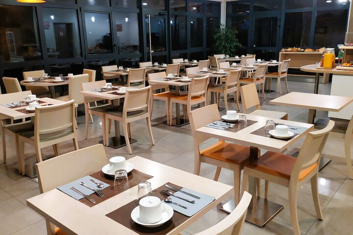 Breakfast/Coffee Service 49 of 62