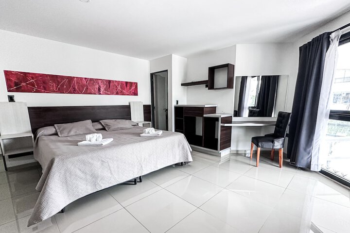 Room 13 of 37