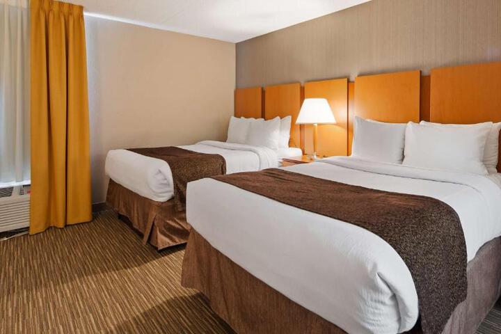 2 Double Beds Flat Screen Television Microwave and Refrigerator High Speed Internet Accessible Coffee Maker, Hairdryer Full Breakfast (1 of 17)