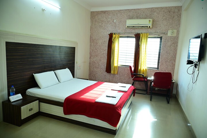 Room 13 of 40