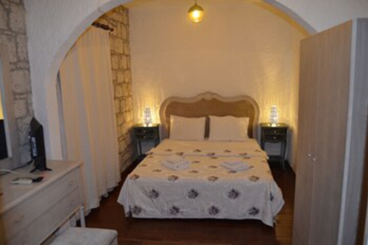 Room 48 of 82