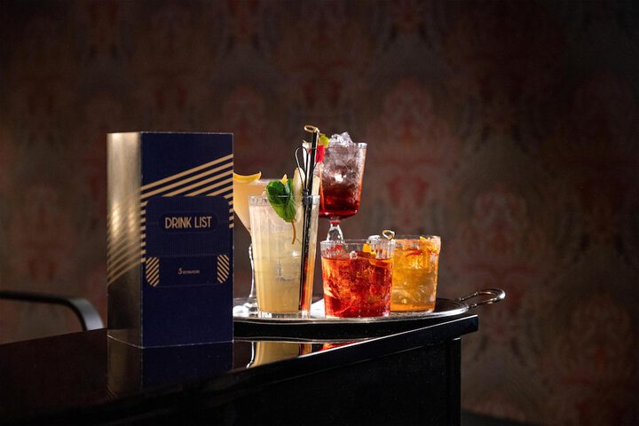 Lounge 93 of 116