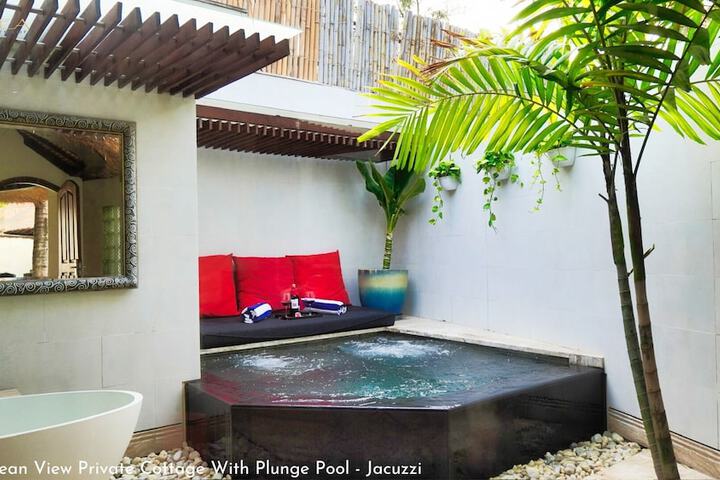 Hot Tub 79 of 131
