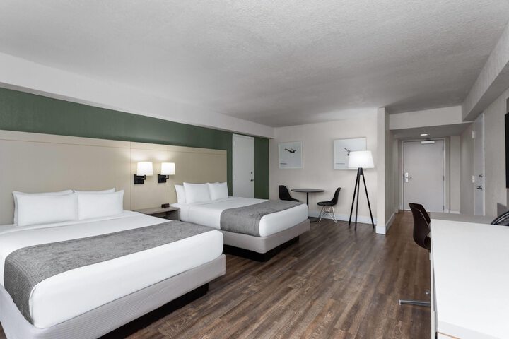 Room 73 of 248