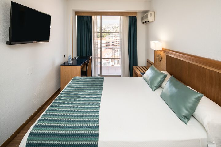 Room 4 of 48