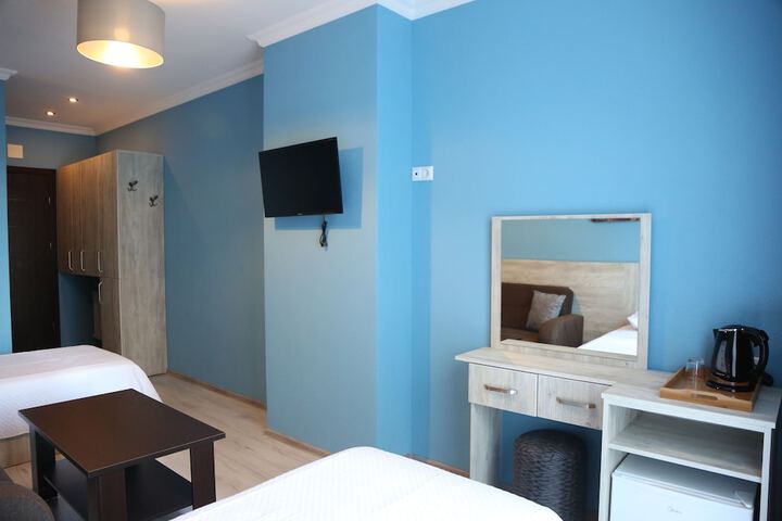 Room 8 of 48